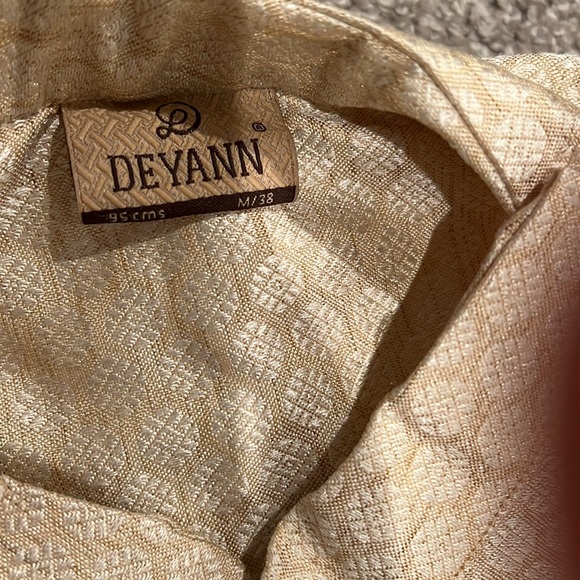 Indian sherwani kurta . Fits men small or 18/20 slim boys. Size says M 38 - Picture 5 of 5